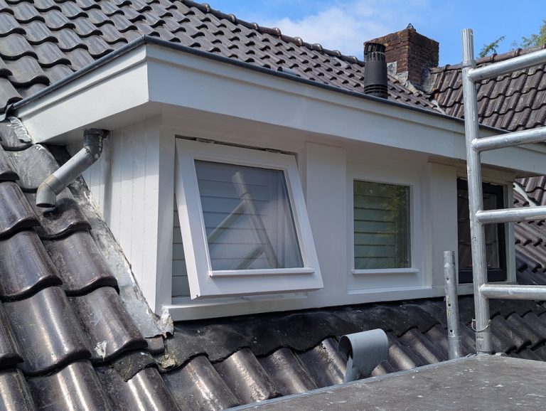 Dakkapel strak wit afgewerkt na schilderwerk